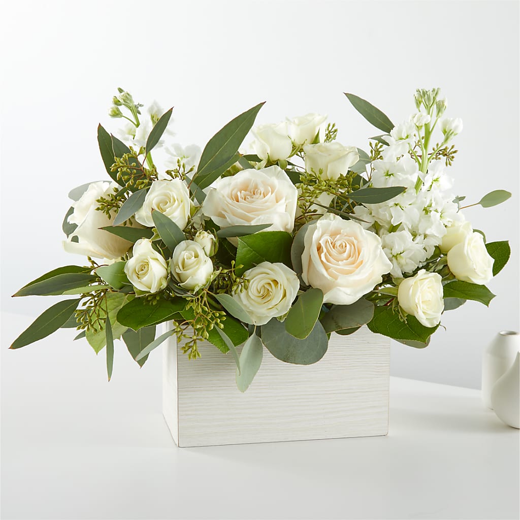 Fresh Linen Box Bouquet – HELEN'S FLORIST AND GARDEN CENTER, Whitehouse Station NJ