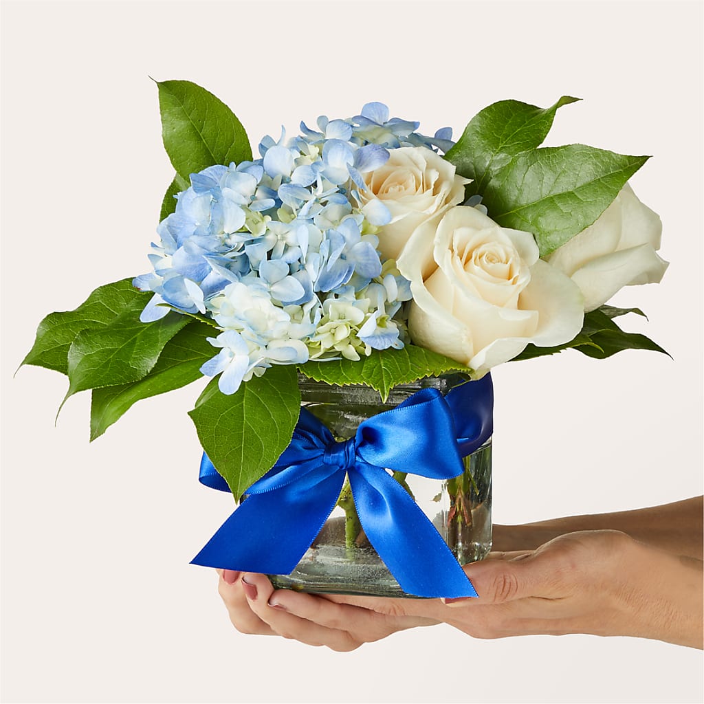 Sky Blue Delight Bouquet – HELEN'S FLORIST AND GARDEN CENTER, Whitehouse Station NJ