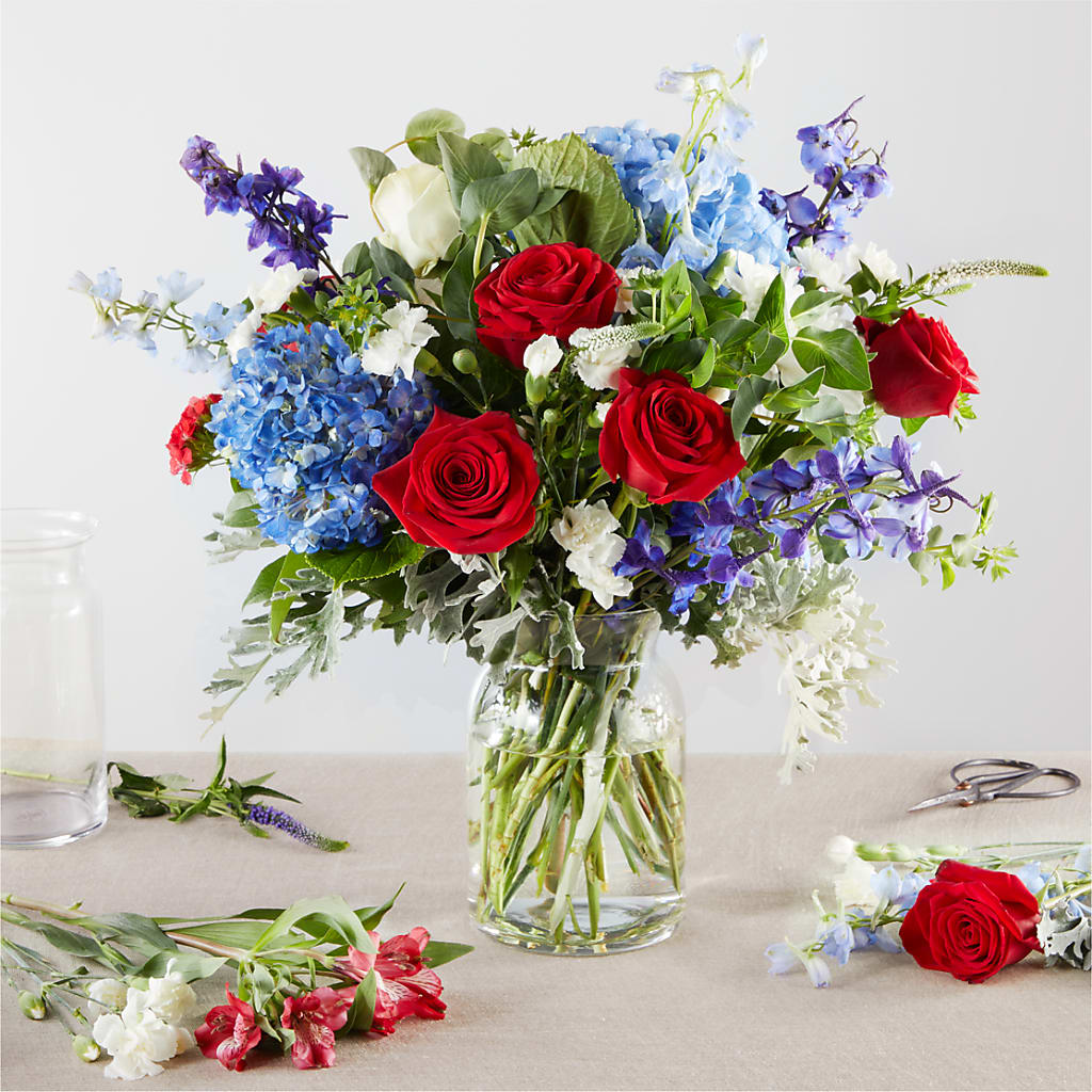 Star Spangled - A Florist Original – HELEN'S FLORIST AND GARDEN CENTER, Whitehouse Station NJ