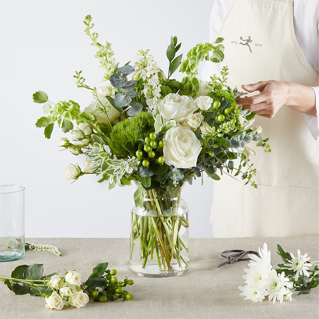 Irish Garden - A Florist Original – HELEN'S FLORIST AND GARDEN CENTER, Whitehouse Station NJ