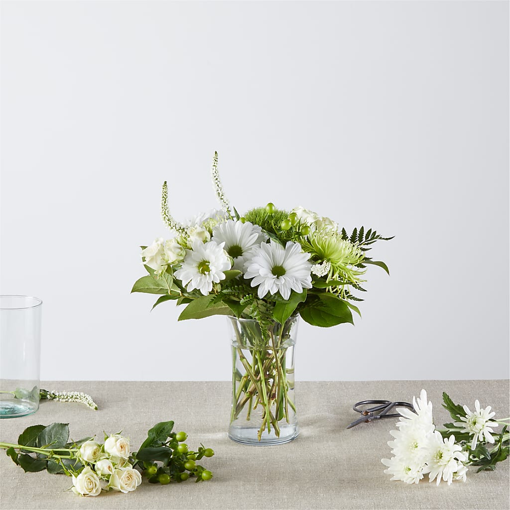 Irish Garden - A Florist Original – HELEN'S FLORIST AND GARDEN CENTER, Whitehouse Station NJ