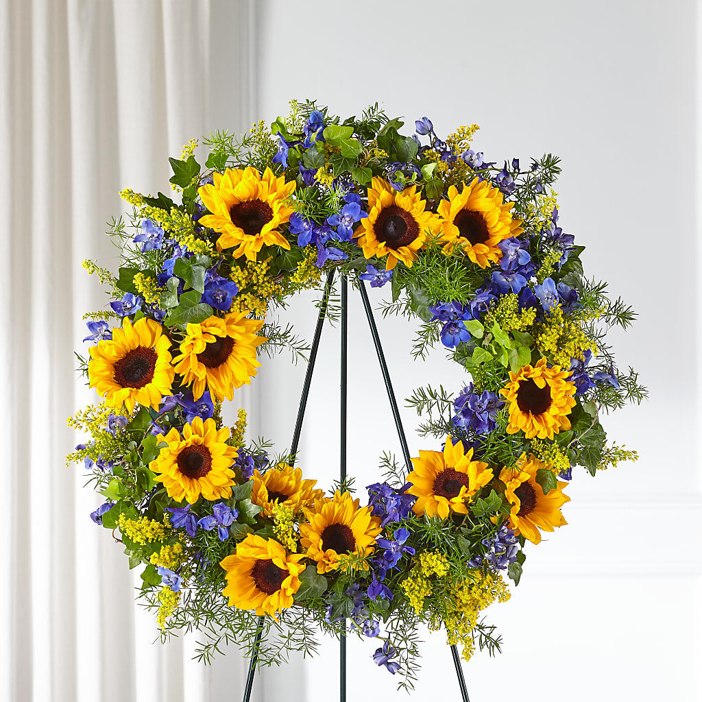 Bright Rays Wreath – HELEN'S FLORIST AND GARDEN CENTER, Whitehouse Station NJ