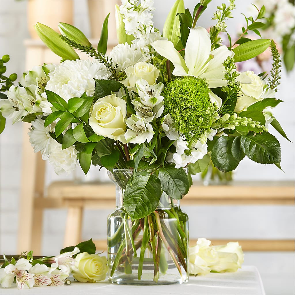 Classic Ivory – A Florist Original – HELEN'S FLORIST AND GARDEN CENTER, Whitehouse Station NJ
