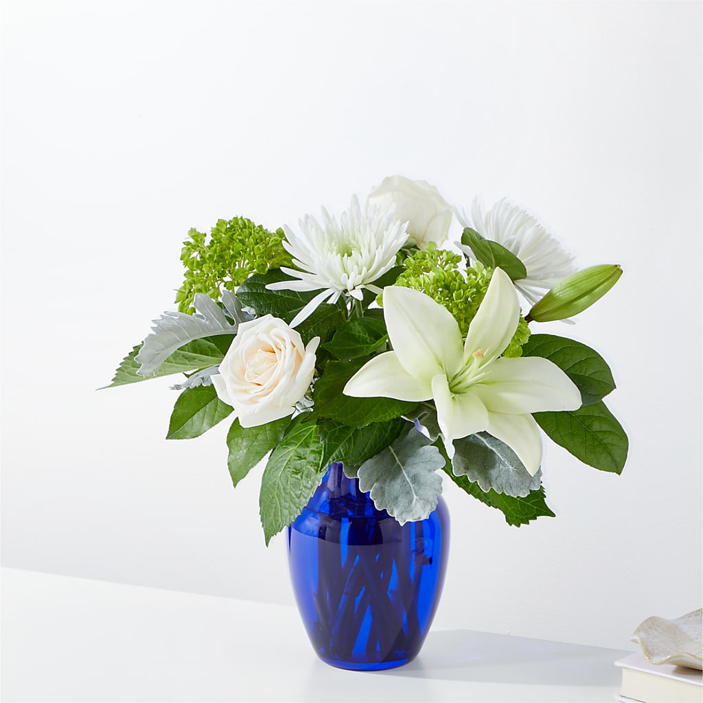 Snowy Dreams Bouquet – HELEN'S FLORIST AND GARDEN CENTER, Whitehouse Station NJ
