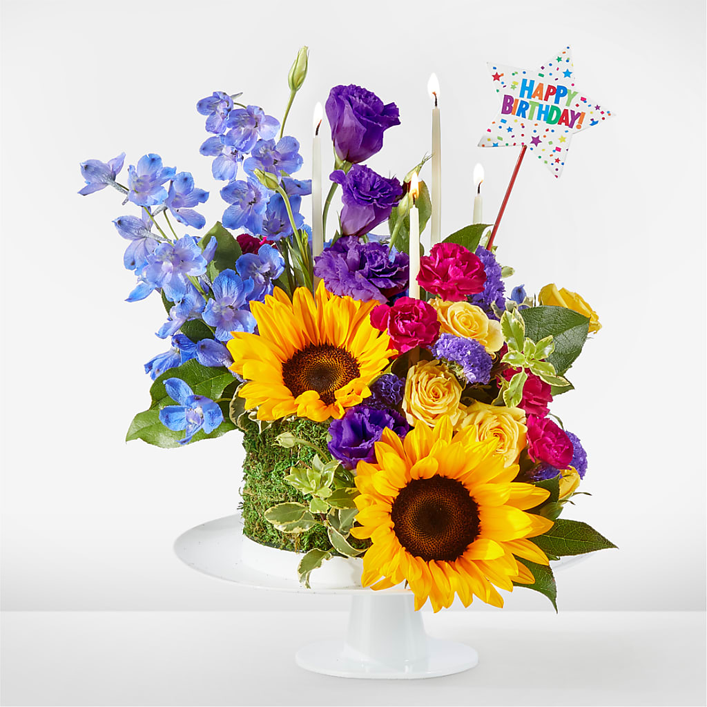 Star of the Day Floral Cake – HELEN'S FLORIST AND GARDEN CENTER, Whitehouse Station NJ