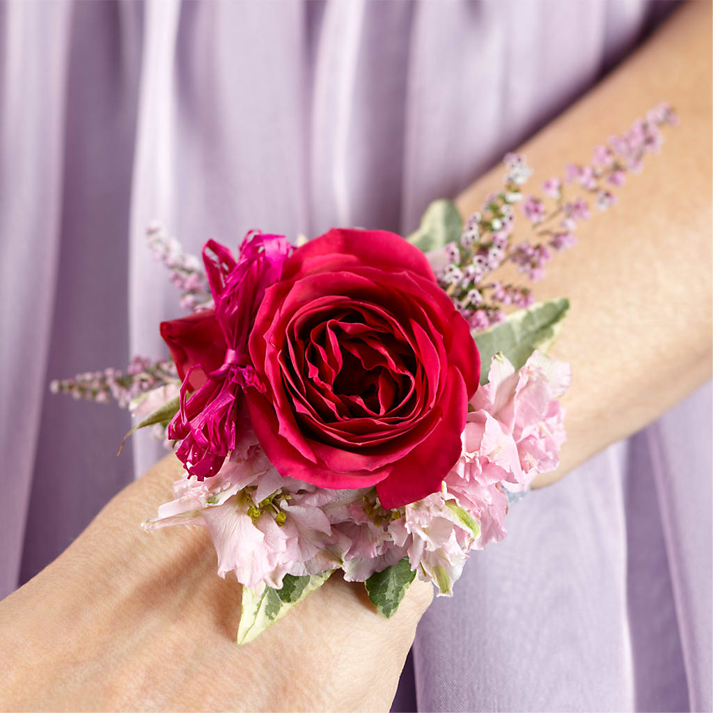 Rose Charm Corsage – HELEN'S FLORIST AND GARDEN CENTER, Whitehouse Station NJ