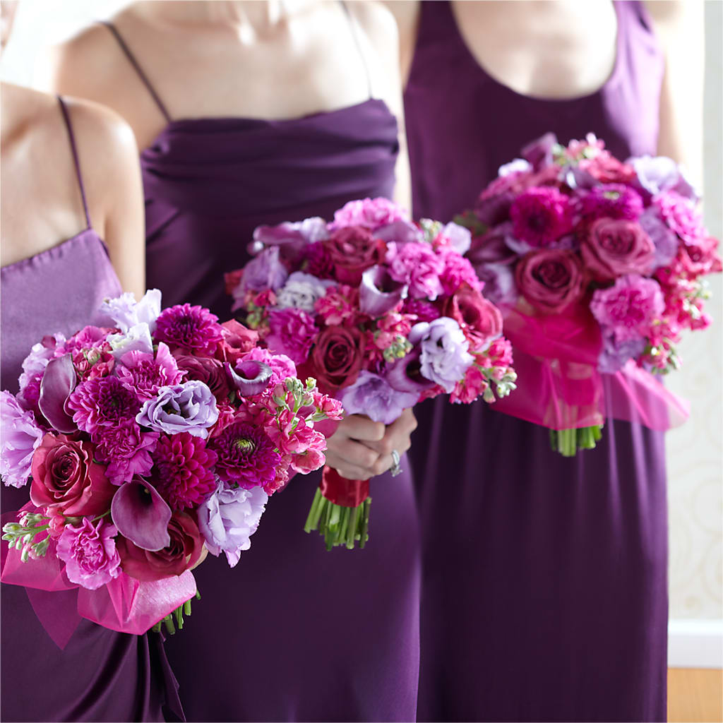 Bridesmaid's Garden Bouquet – HELEN'S FLORIST AND GARDEN CENTER, Whitehouse Station NJ
