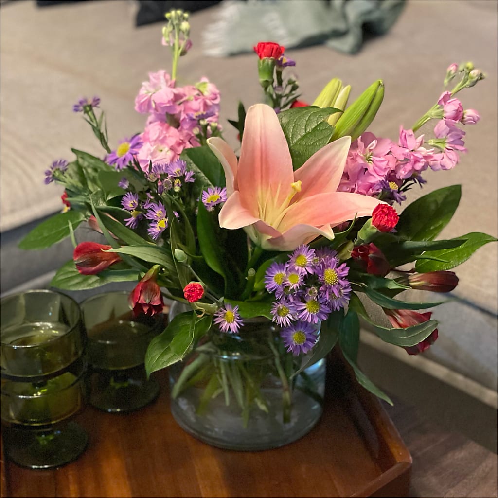 Romantique Bouquet – HELEN'S FLORIST AND GARDEN CENTER, Whitehouse Station NJ