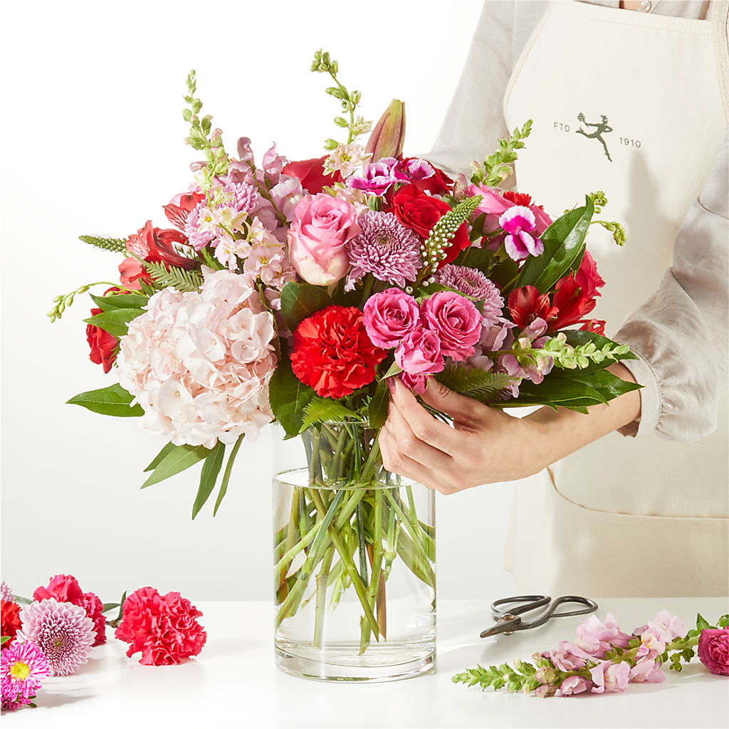 Swooning Over You - A Luxury Florist Original – HELEN'S FLORIST AND GARDEN CENTER, Whitehouse Station NJ