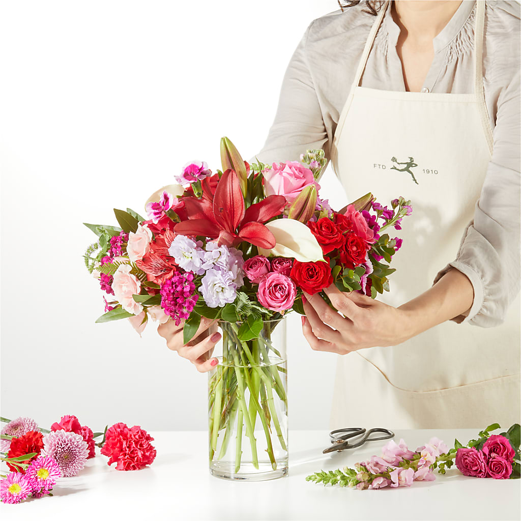 Swooning Over You - A Luxury Florist Original – HELEN'S FLORIST AND GARDEN CENTER, Whitehouse Station NJ