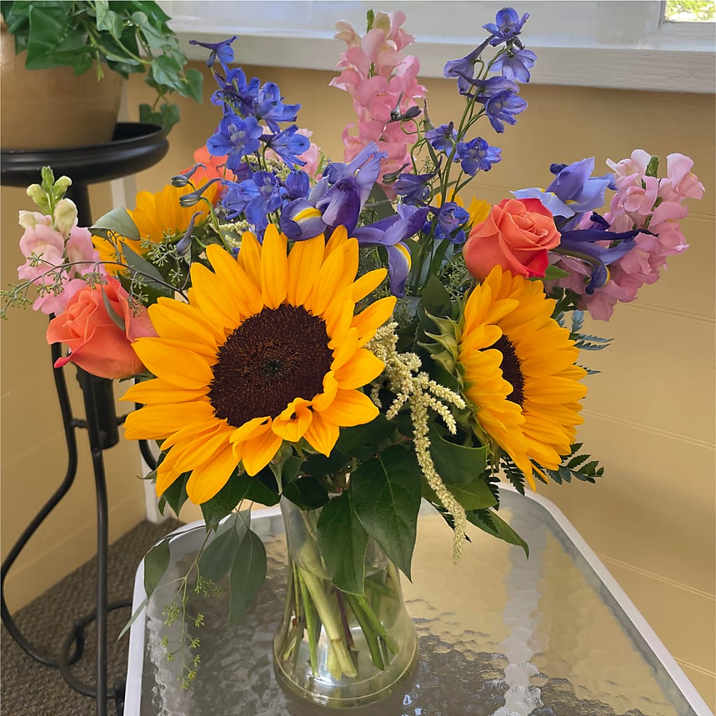 Rays of Life Bouquet – HELEN'S FLORIST AND GARDEN CENTER, Whitehouse Station NJ