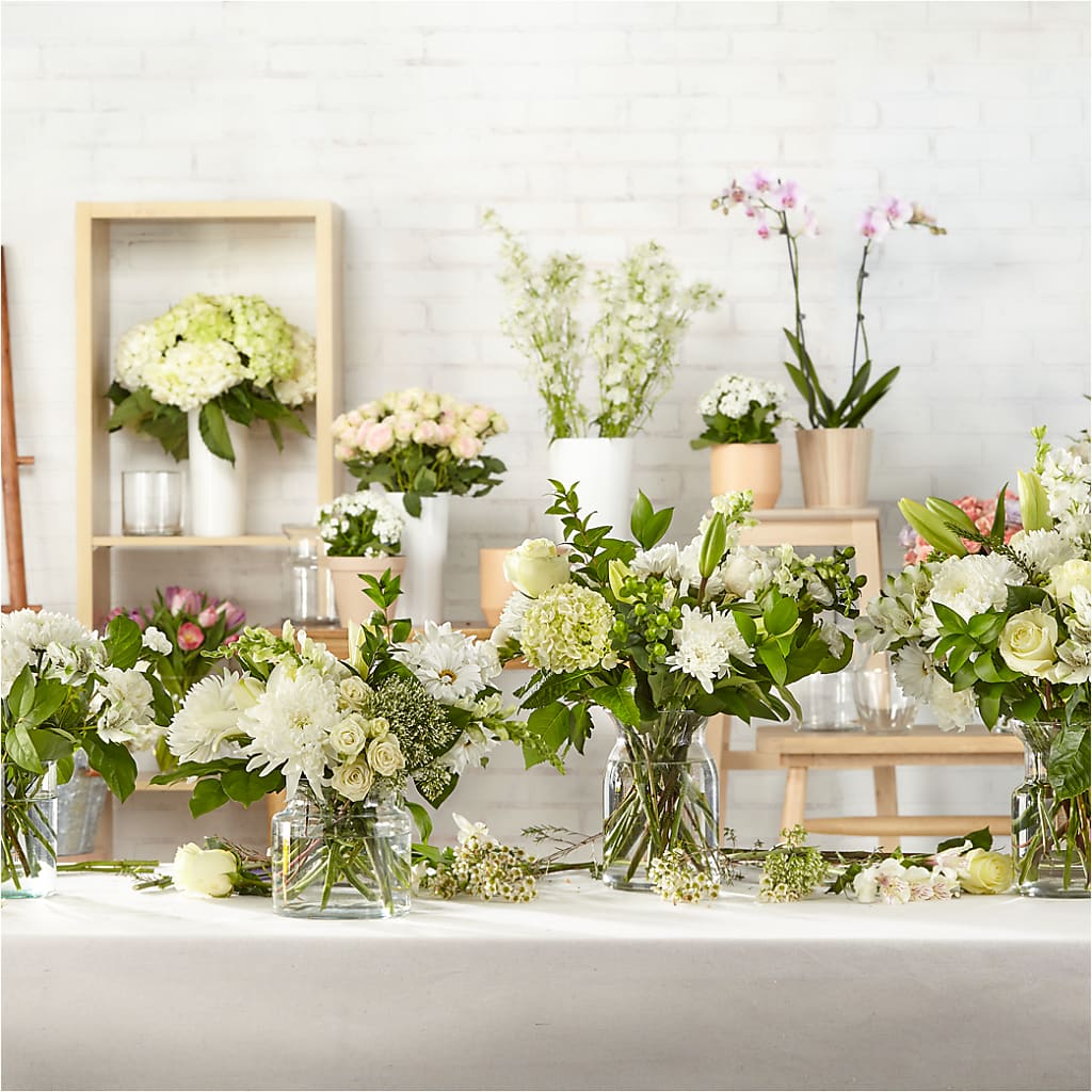 Classic Ivory – A Florist Original – HELEN'S FLORIST AND GARDEN CENTER, Whitehouse Station NJ