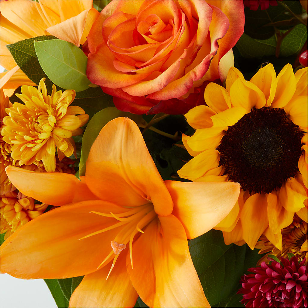 Grateful Centerpiece – HELEN'S FLORIST AND GARDEN CENTER, Whitehouse Station NJ