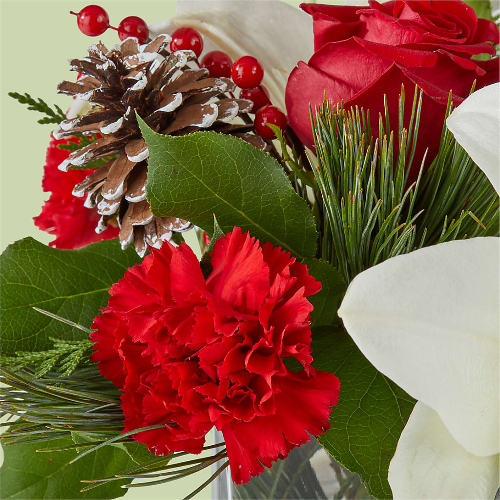 Glistening Icicles Bouquet – HELEN'S FLORIST AND GARDEN CENTER, Whitehouse Station NJ