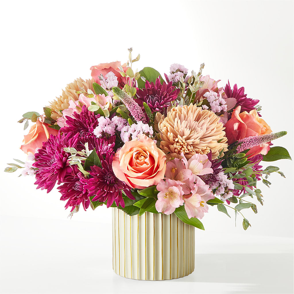 Berry Cobbler Bouquet with Ivory Vase – HELEN'S FLORIST AND GARDEN CENTER, Whitehouse Station NJ