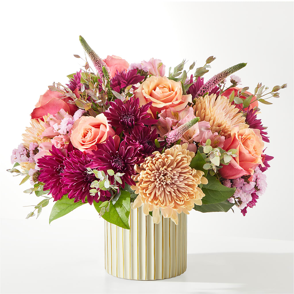 Berry Cobbler Bouquet with Ivory Vase – HELEN'S FLORIST AND GARDEN CENTER, Whitehouse Station NJ