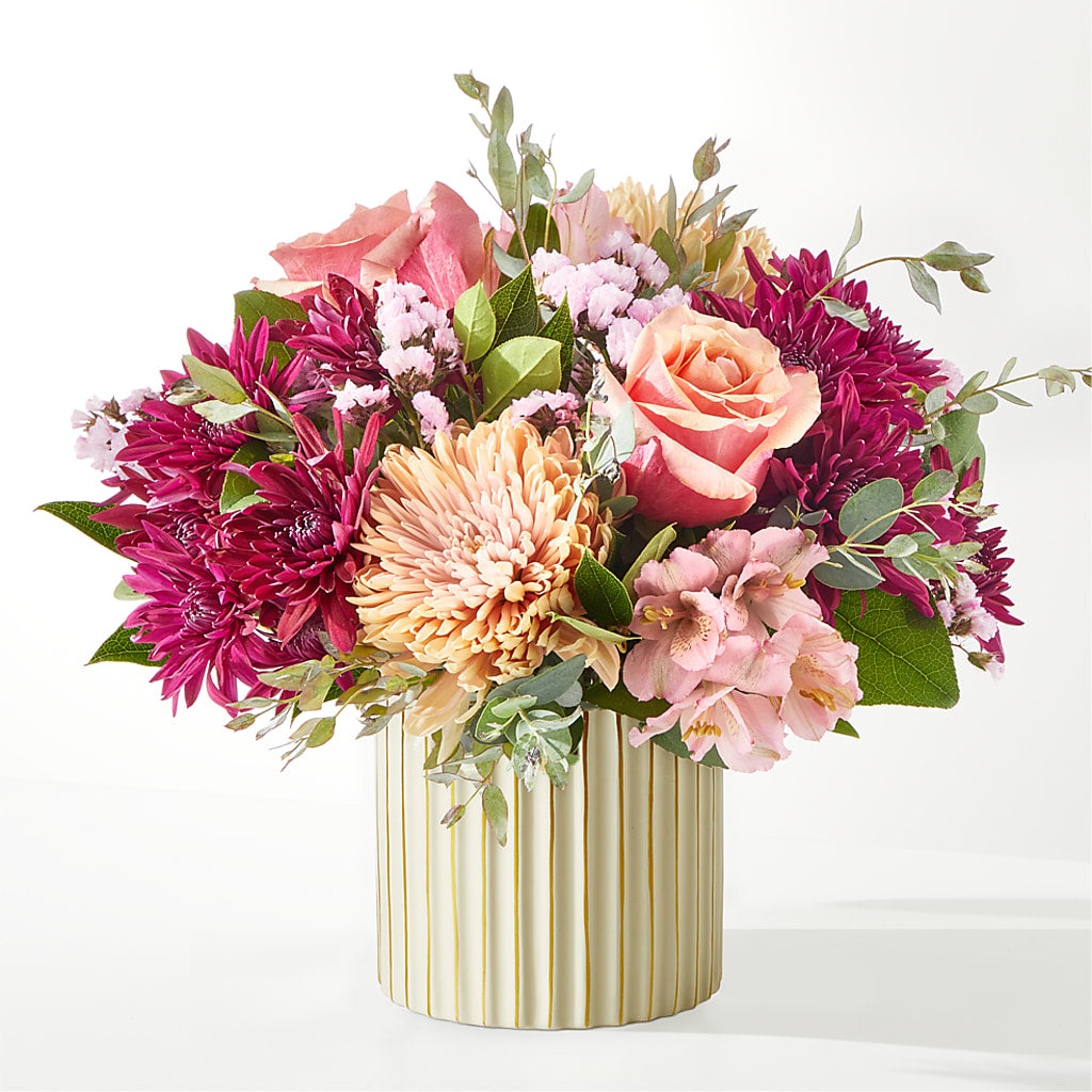 Berry Cobbler Bouquet with Ivory Vase – HELEN'S FLORIST AND GARDEN CENTER, Whitehouse Station NJ