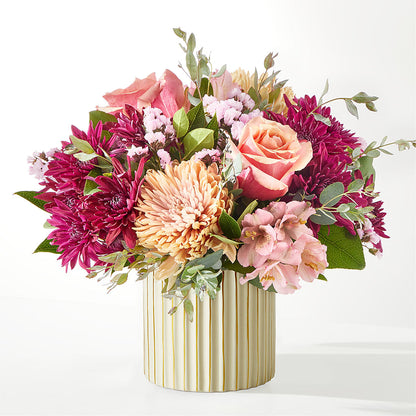 Berry Cobbler Bouquet with Ivory Vase – HELEN'S FLORIST AND GARDEN CENTER, Whitehouse Station NJ