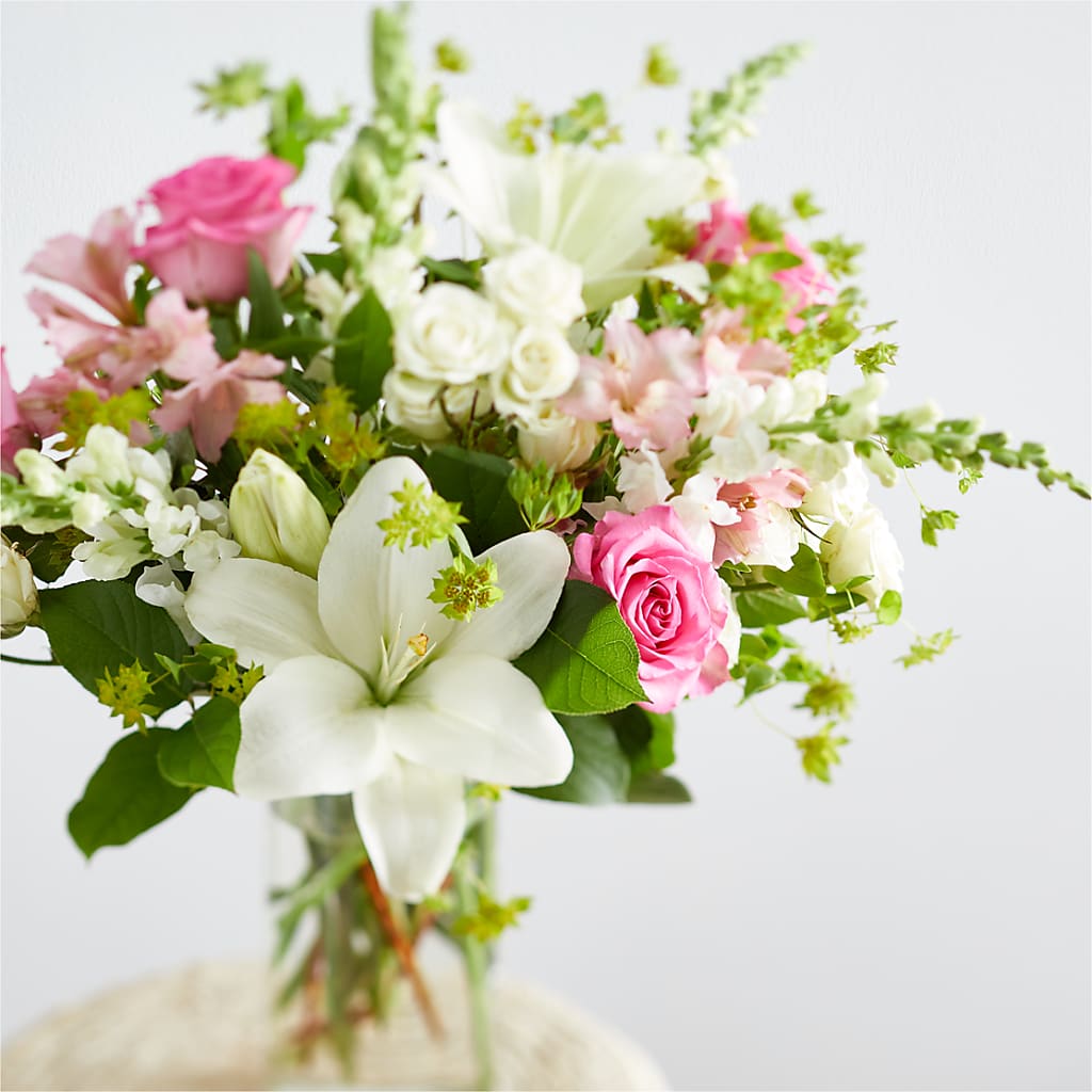 Fondly Bouquet – HELEN'S FLORIST AND GARDEN CENTER, Whitehouse Station NJ