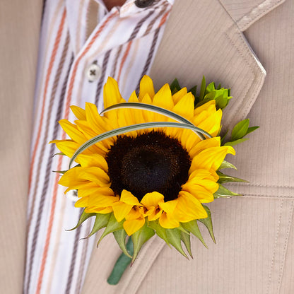 Free Spirit Boutonniere – HELEN'S FLORIST AND GARDEN CENTER, Whitehouse Station NJ