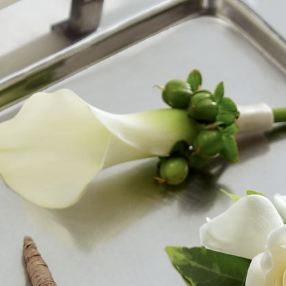 White Calla Boutonniere – HELEN'S FLORIST AND GARDEN CENTER, Whitehouse Station NJ