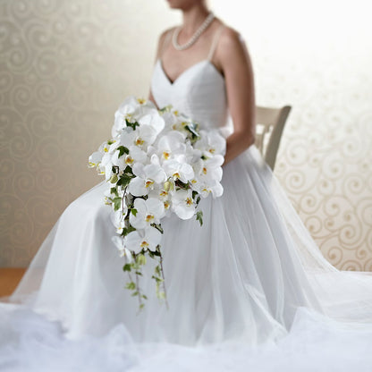 Classic White Bouquet – HELEN'S FLORIST AND GARDEN CENTER, Whitehouse Station NJ